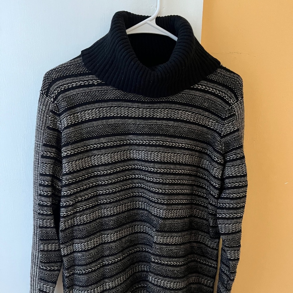 EMU Turtleneck Merino Wool Knit Sweater Size M
